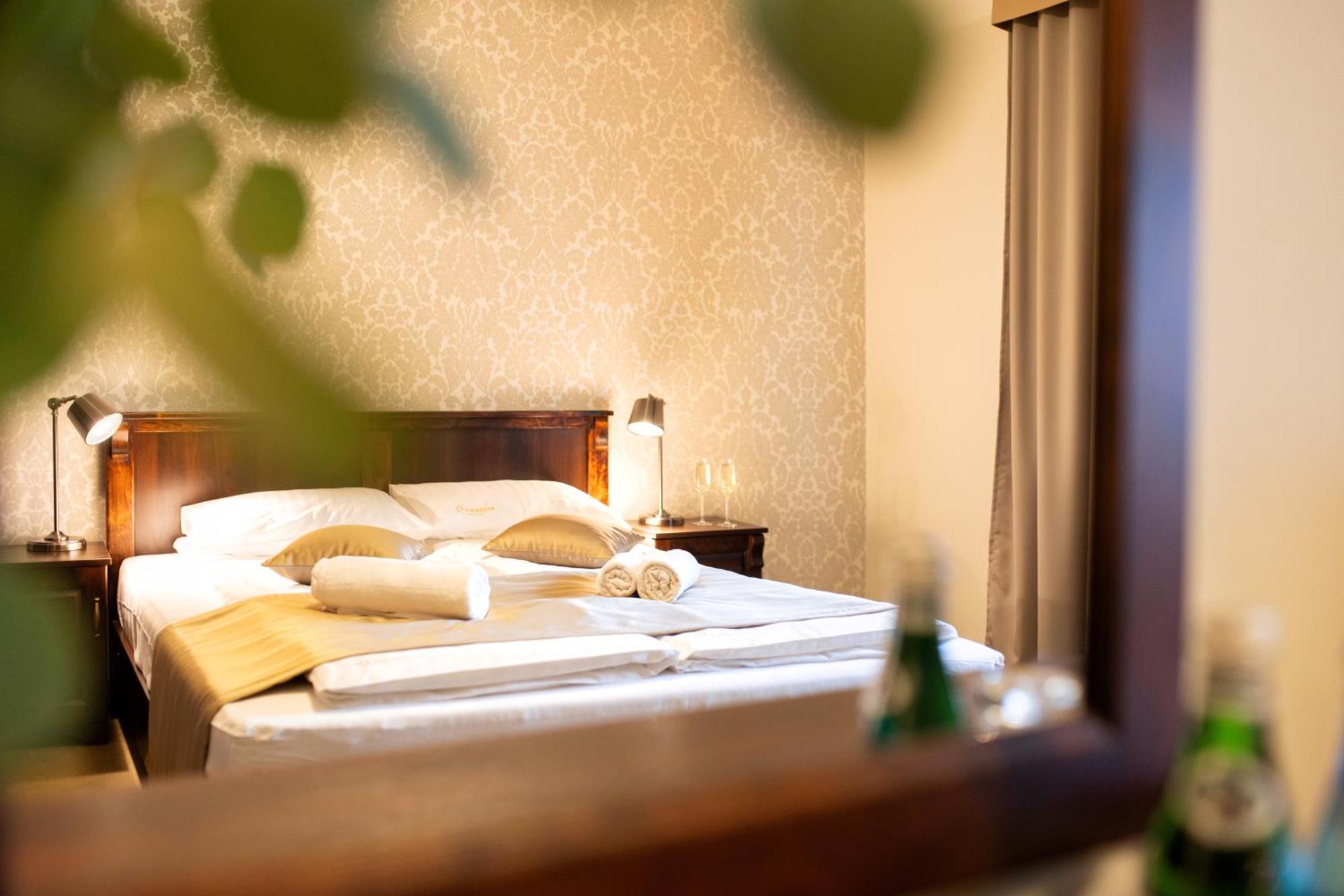 9 Aparthotel
